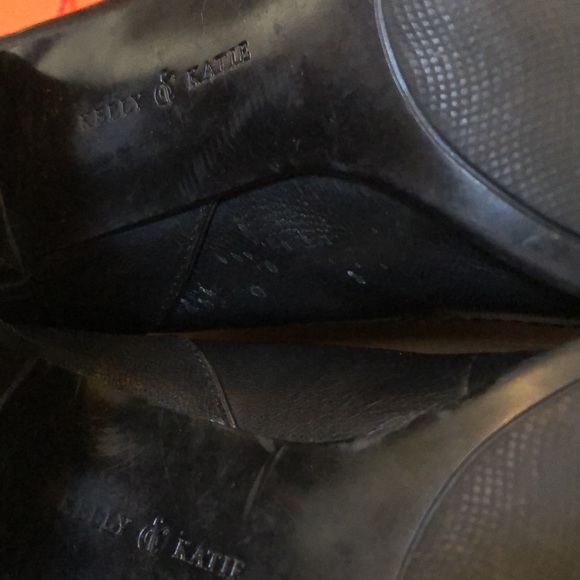 KELLY & KATIE-‘Colony’ black slip on heels w/strap - Picture 6 of 9